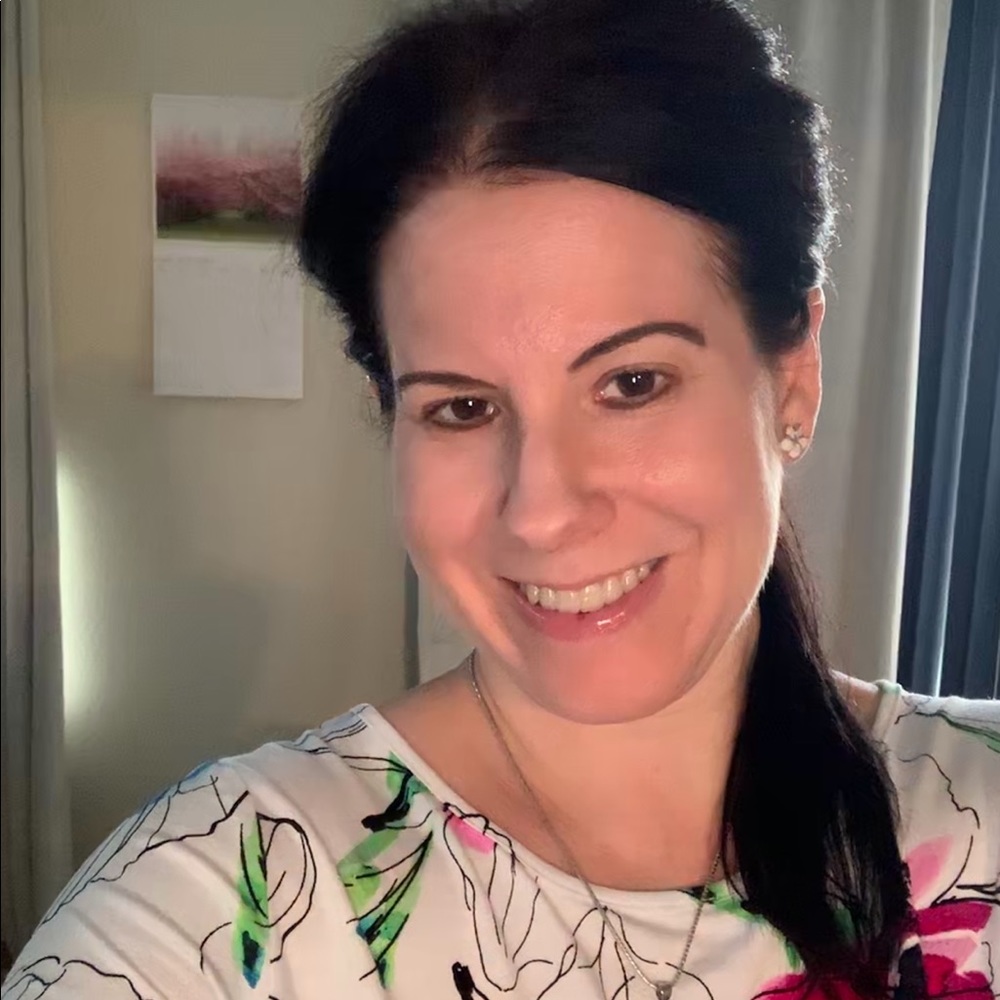 Meet your Posher, Nicole